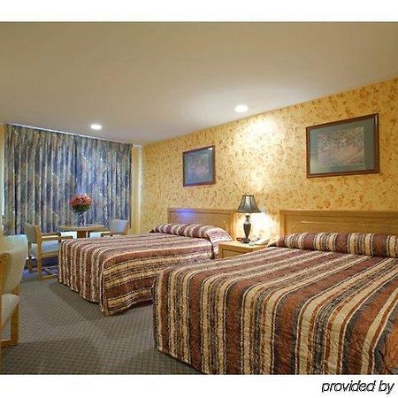 Americas Best Value Inn Роузберг Номер фото
